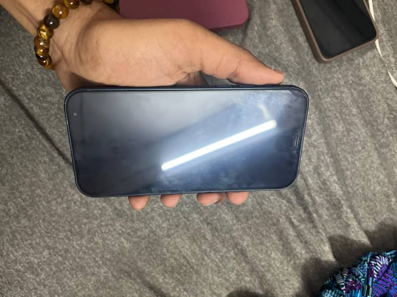 Apple iPhone 12 4