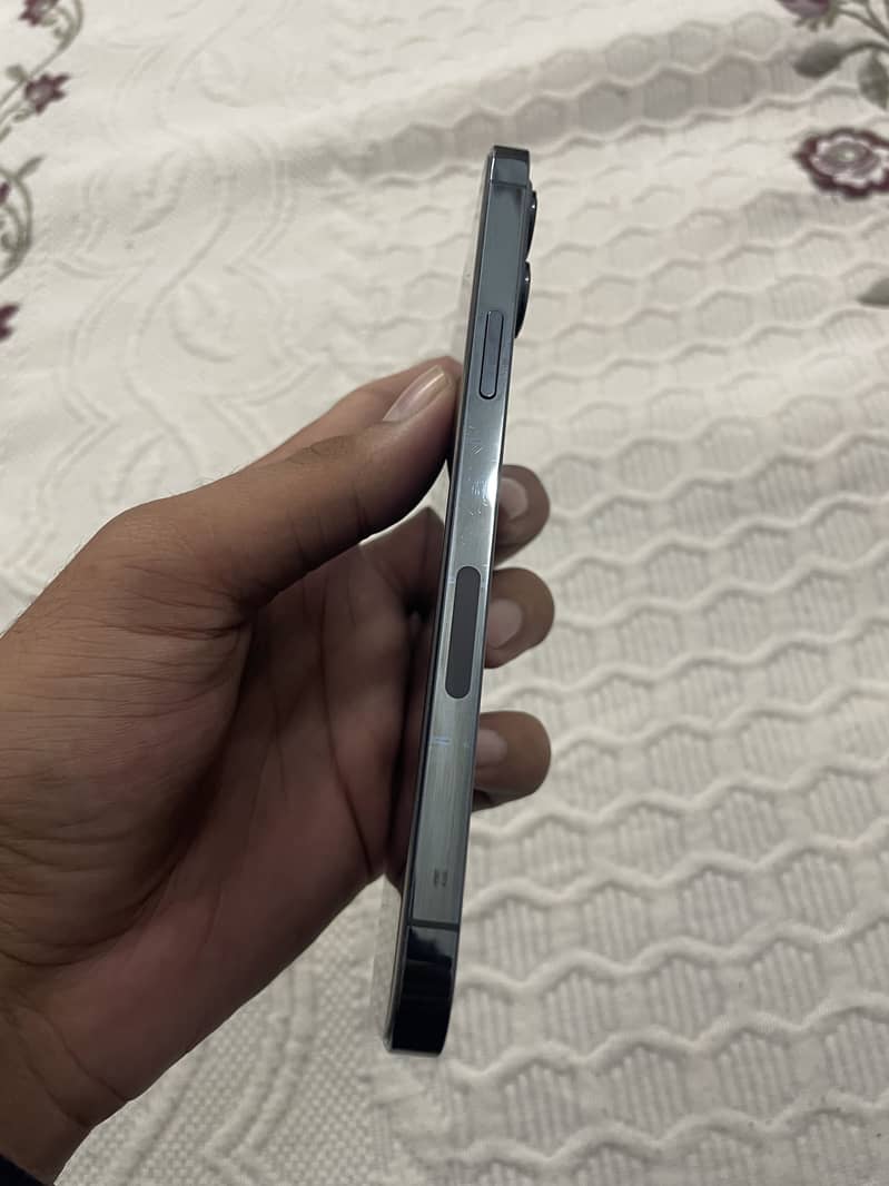Apple iPhone 12 Pro Max 3