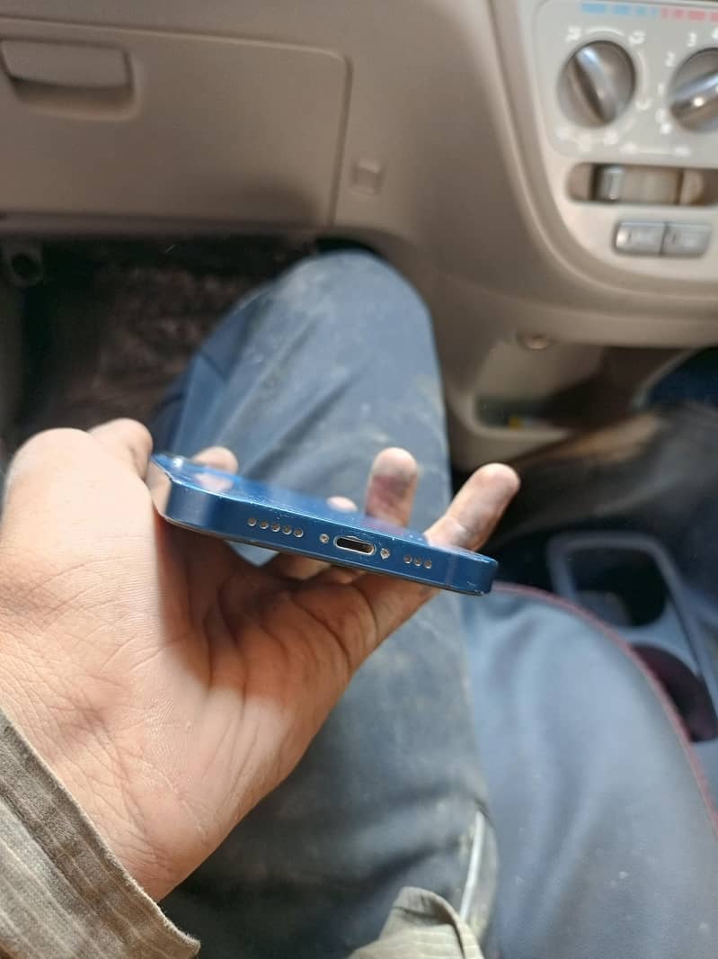 Apple iPhone 12 0