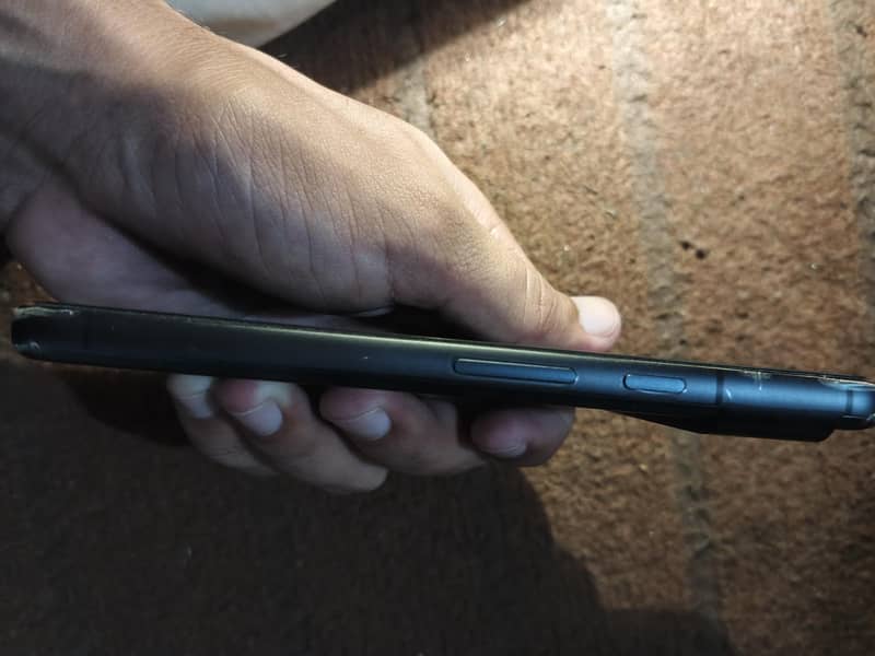 Google Pixel 8 4