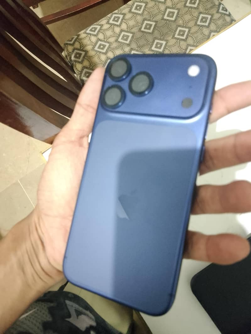 Apple iPhone 17 Pro Max 2