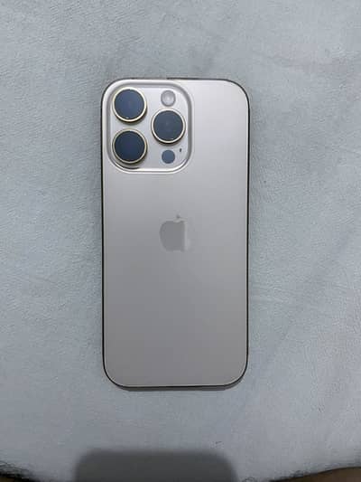 Apple iPhone 16 Pro jv