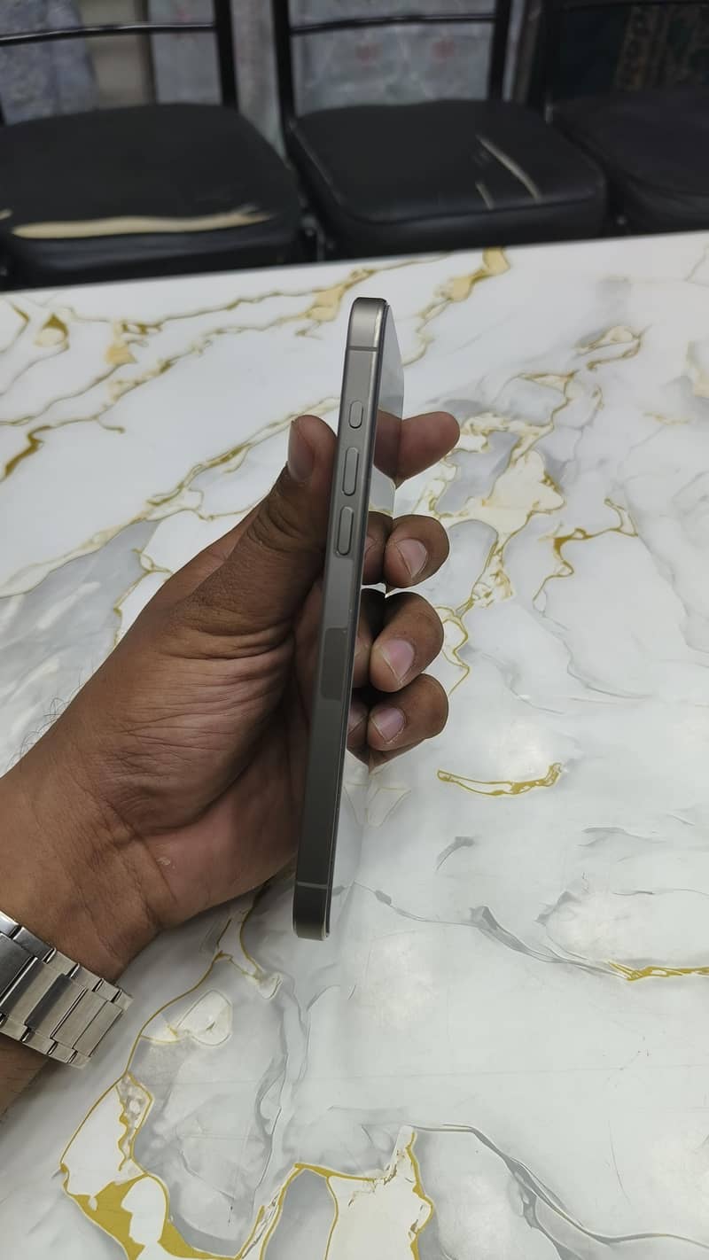 Apple iPhone 15 Pro Max 1