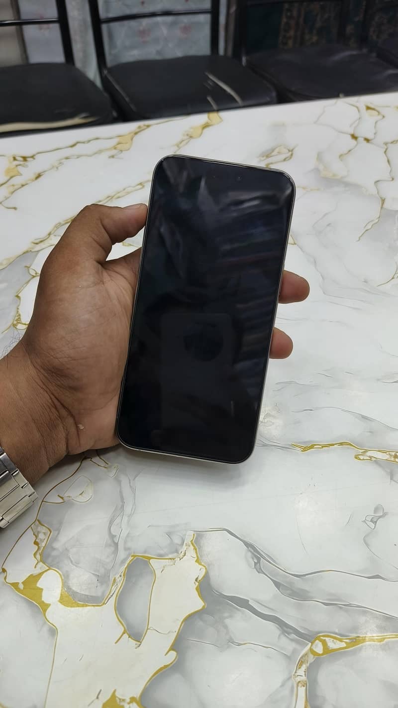 Apple iPhone 15 Pro Max 7