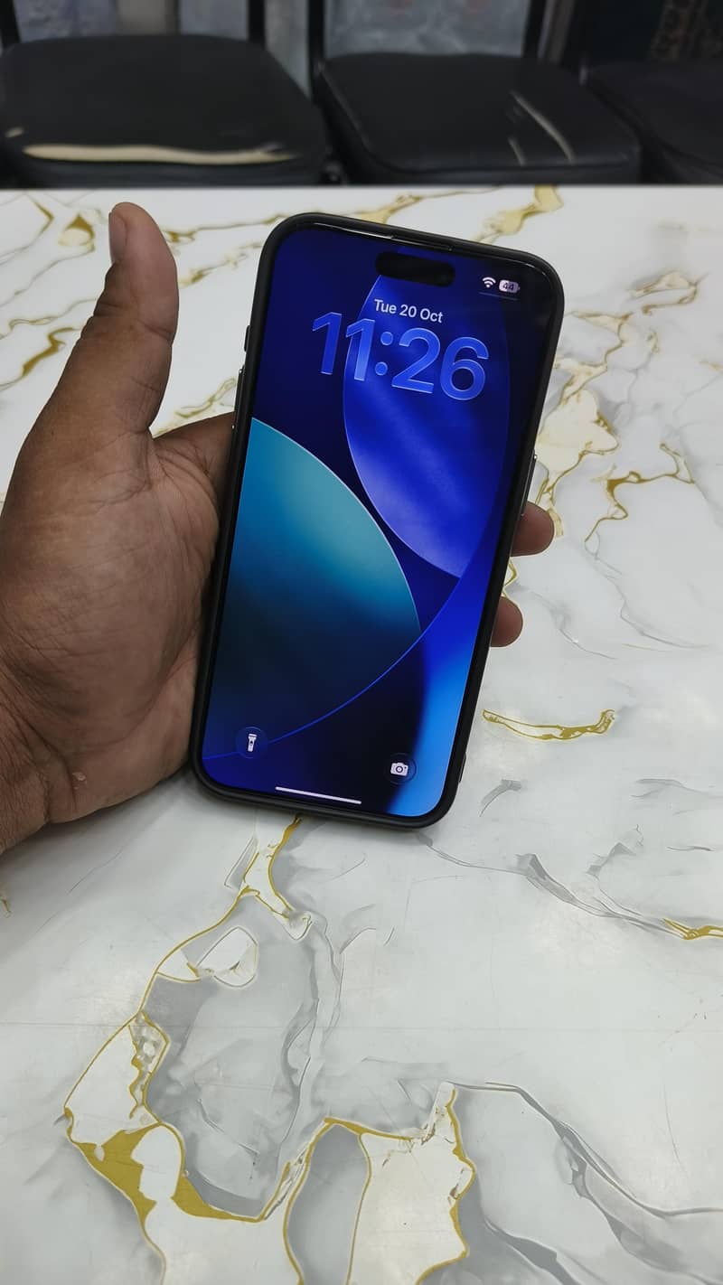 Apple iPhone 15 Pro Max 9
