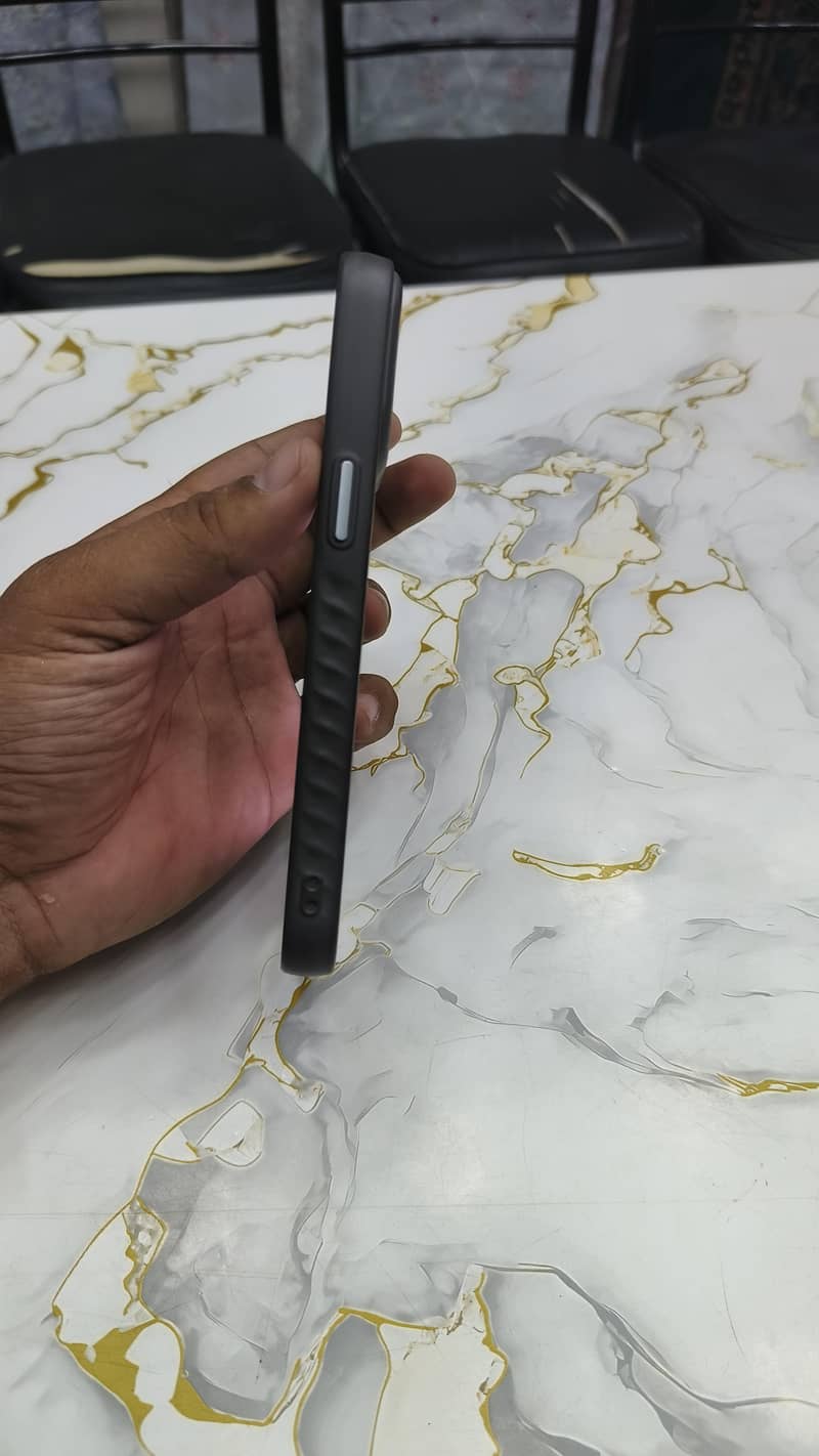 Apple iPhone 15 Pro Max 12