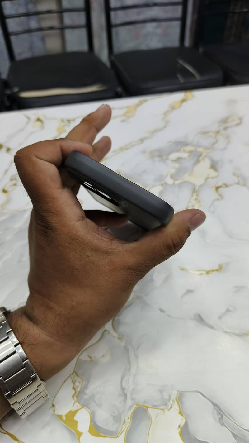 Apple iPhone 15 Pro Max 14