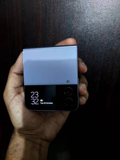 Samsung Mobile Z Flip 4