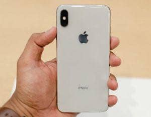 Apple iPhone Xs 1