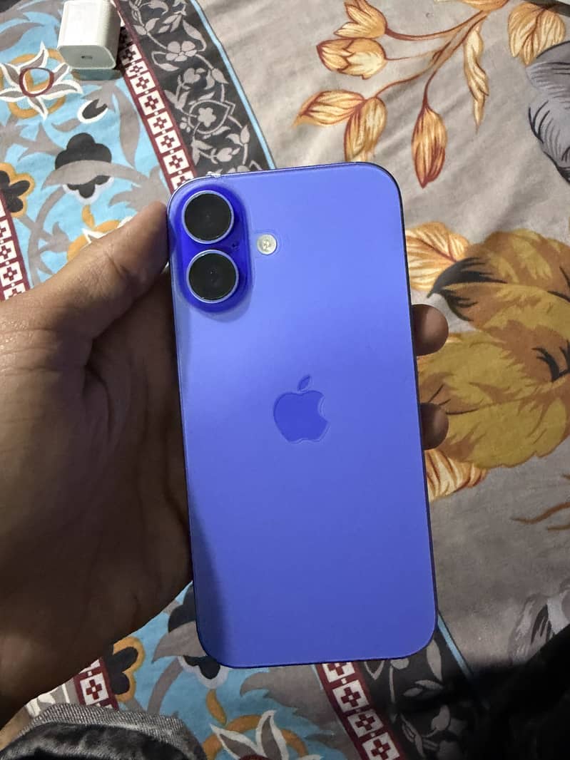 Apple iPhone 16 1