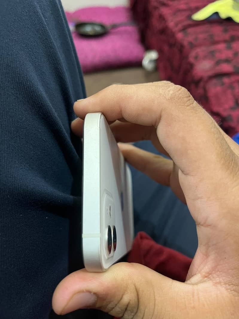 Apple iPhone 12 7