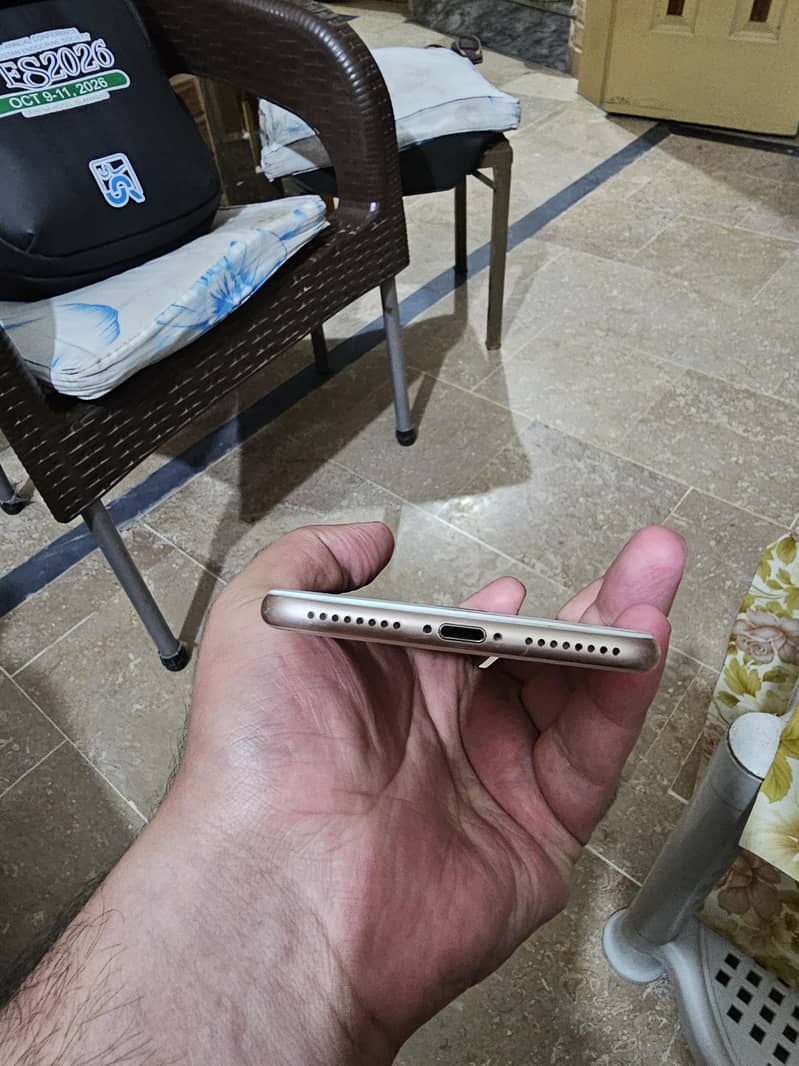 Apple iPhone 8 Plus 2