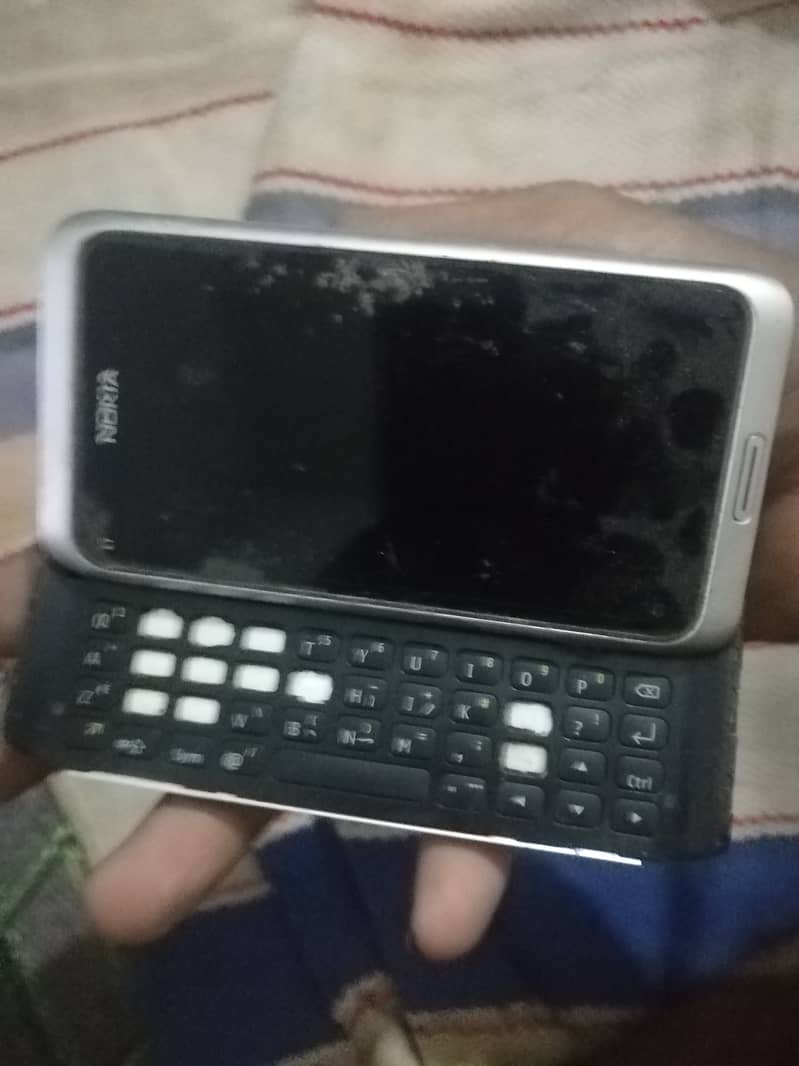 Nokia E7 3