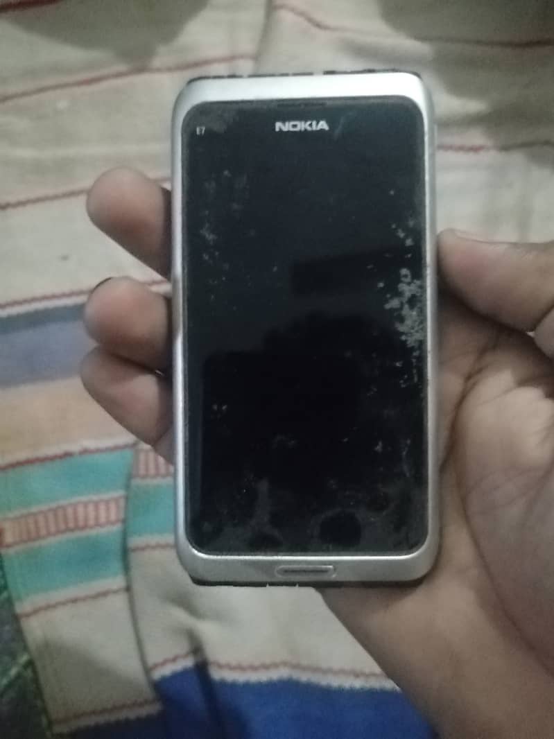 Nokia E7 7