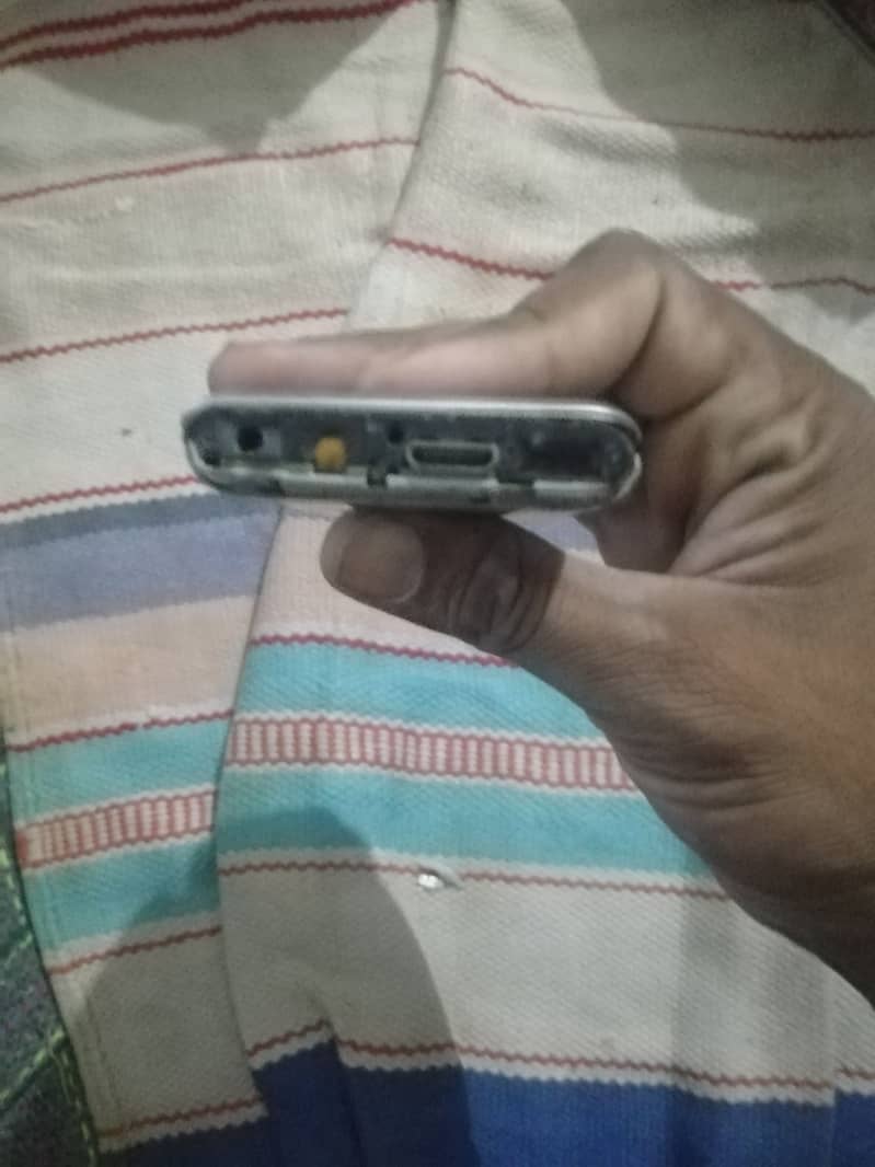Nokia E7 10