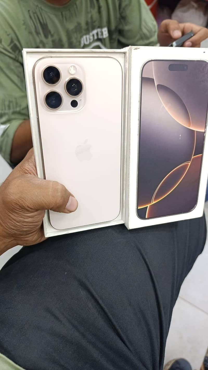Apple iPhone 16 Pro Max 1