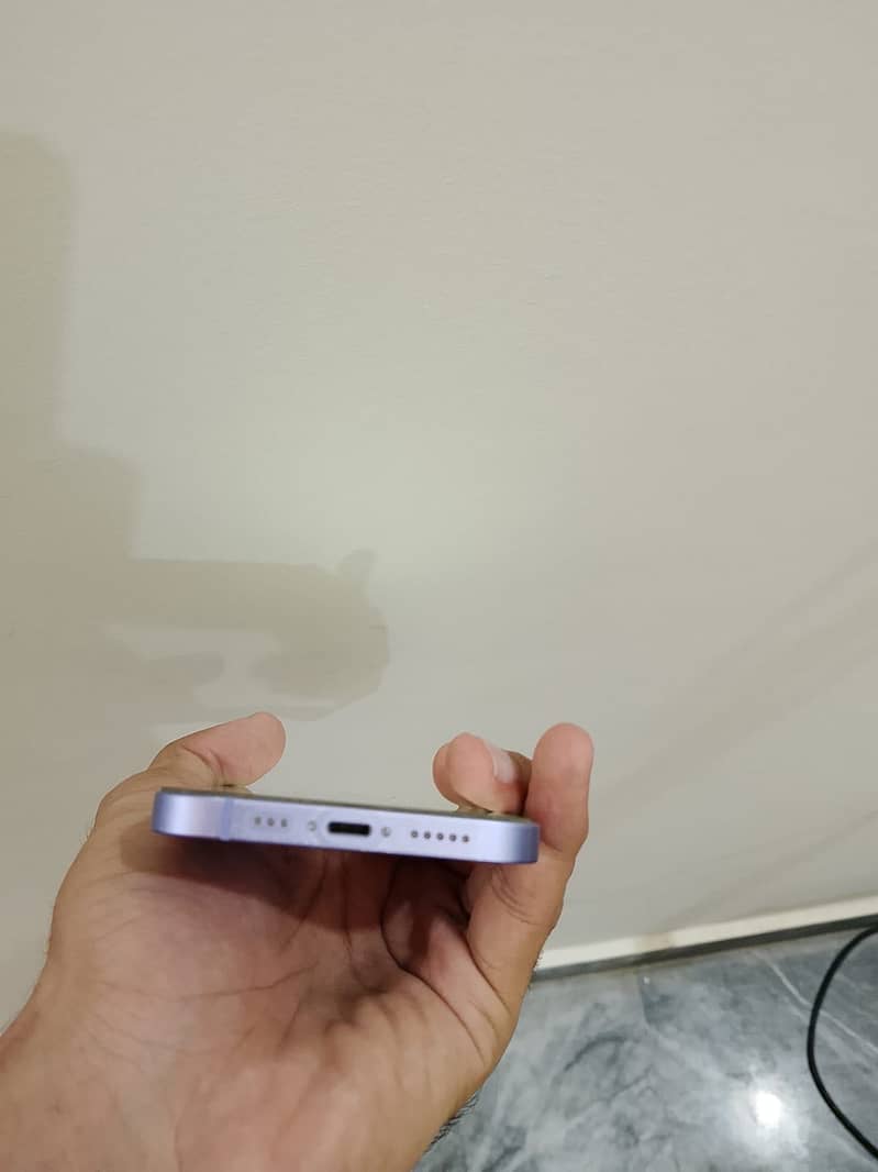 Apple iPhone 12 4
