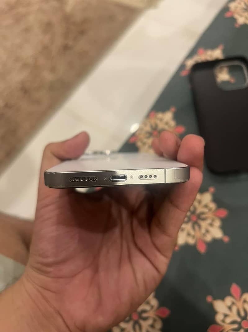 Apple iPhone 14 Pro Max 1