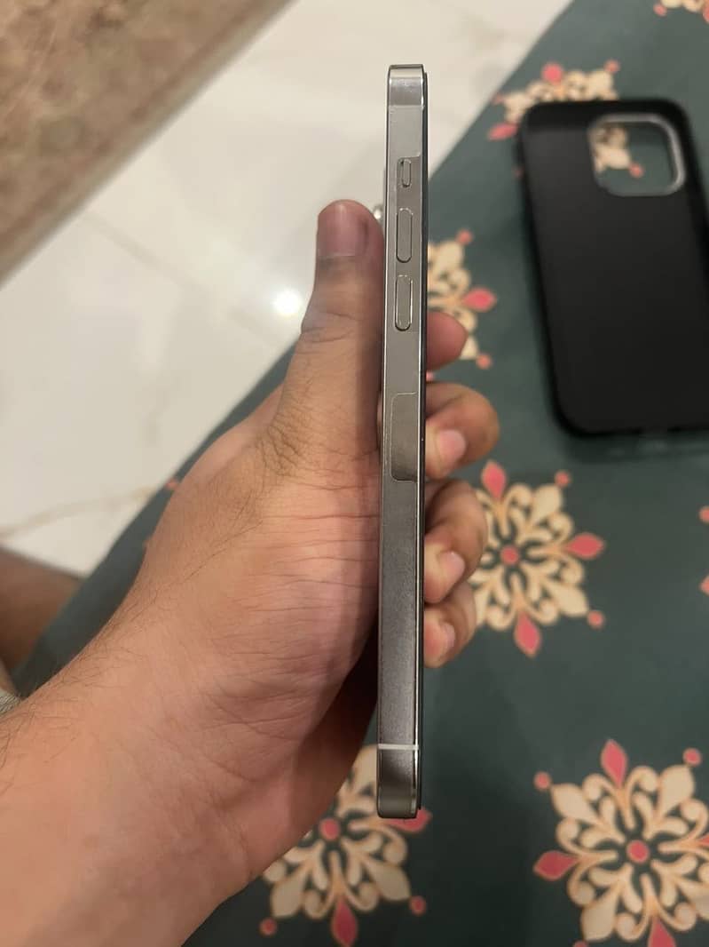 Apple iPhone 14 Pro Max 4