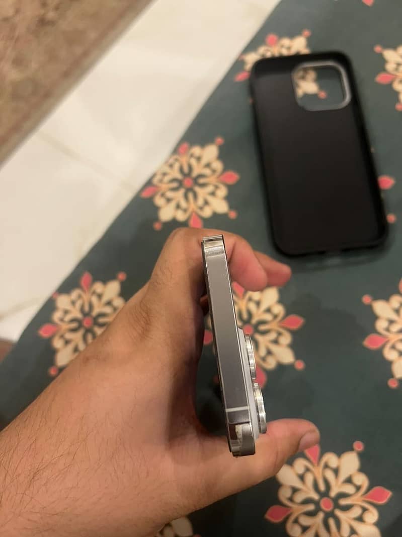 Apple iPhone 14 Pro Max 6