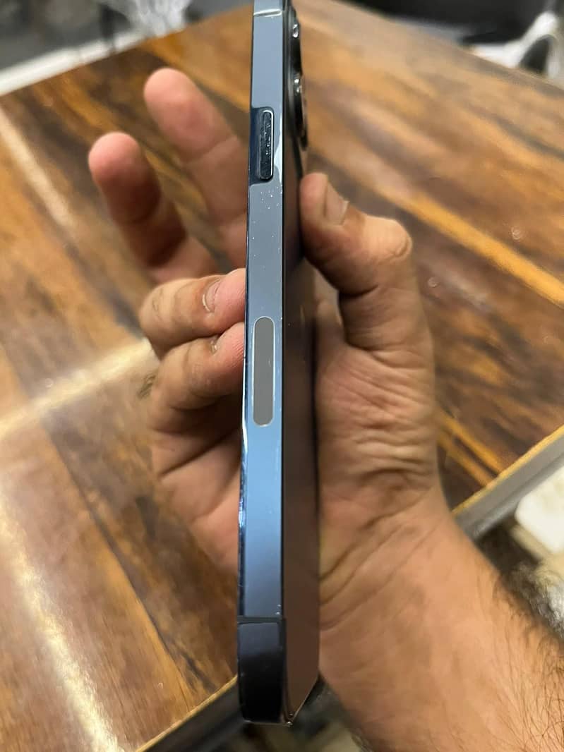 Apple iPhone 12 Pro Max 2