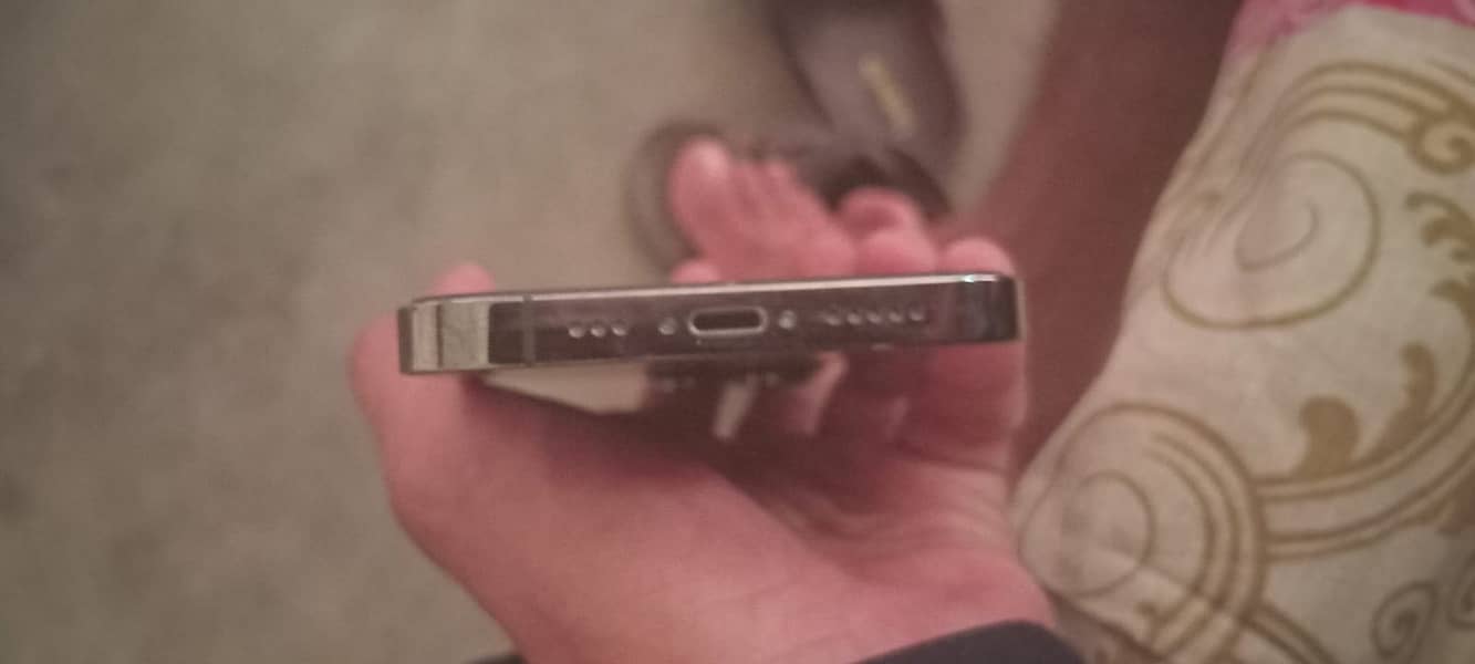 Apple iPhone 13 Pro 2