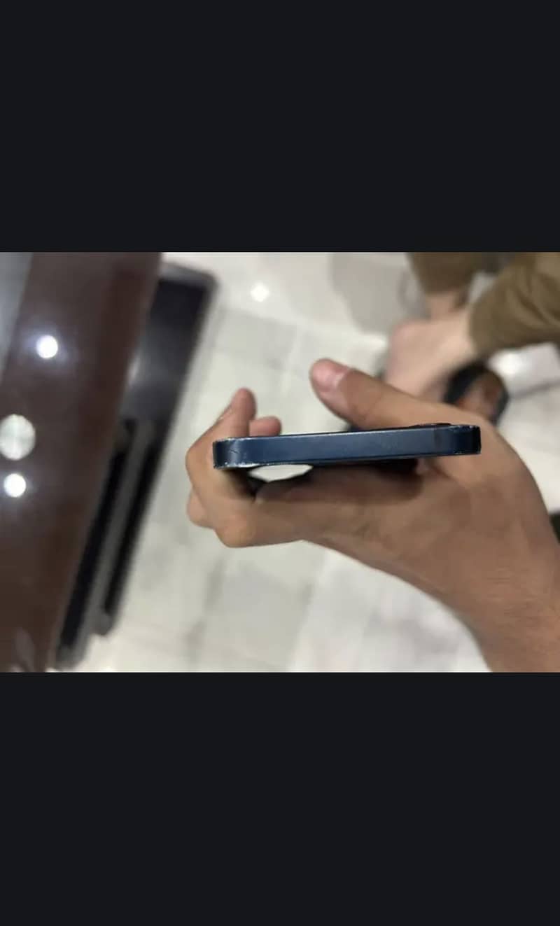 Apple iPhone 12 jv 1