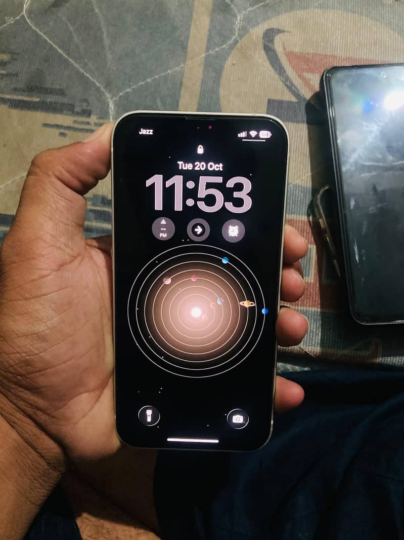 Apple iPhone 13 2