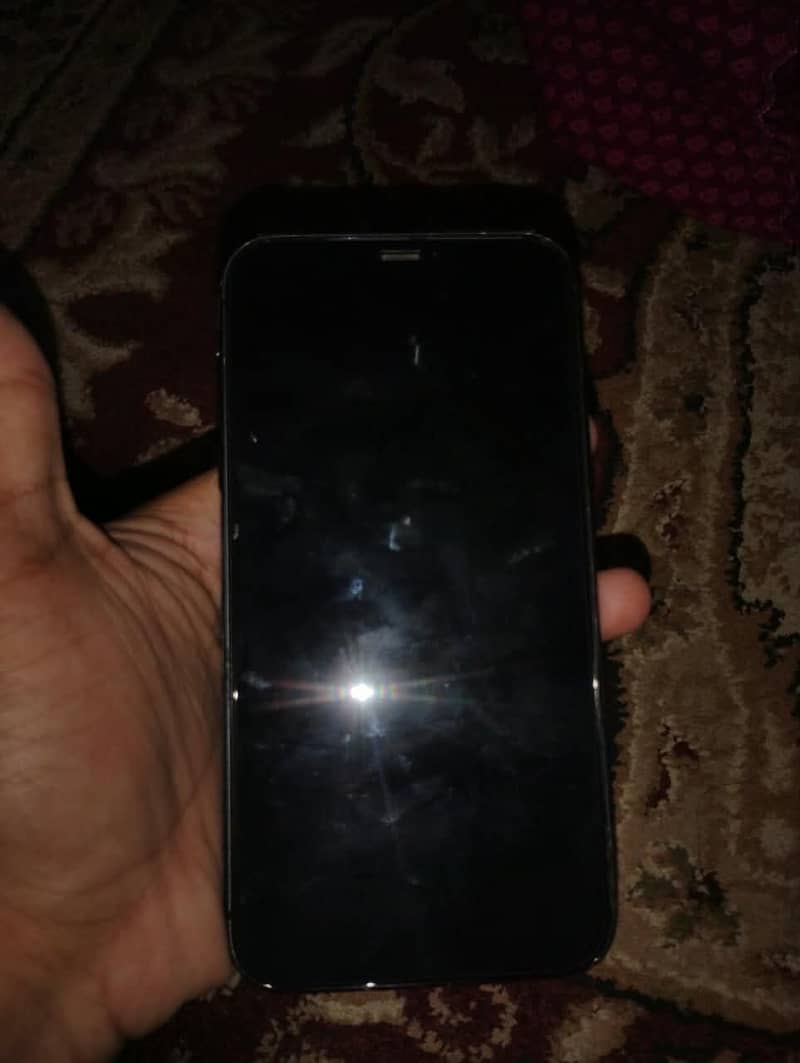 Apple iPhone 11 4