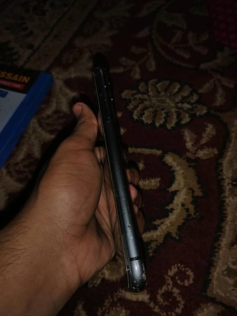 Apple iPhone 11 8