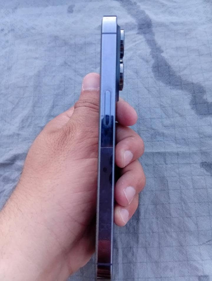 Apple iPhone 14 Pro 2