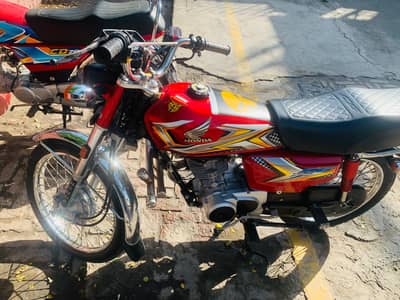 Honda 125 final price 195000  new condition#03058238558