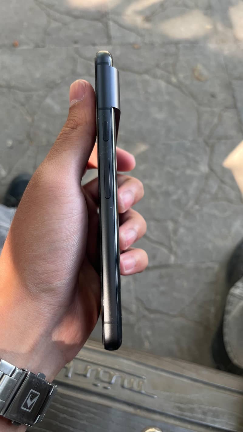 Google Pixel 8 4