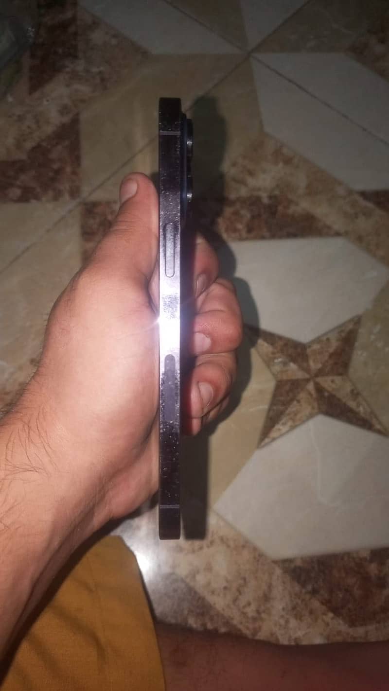 Apple iPhone 14 Pro Max 4