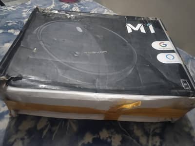 M1 AI ROBOT VACUUM CLEANER-USED, EXCELLENT condition box available