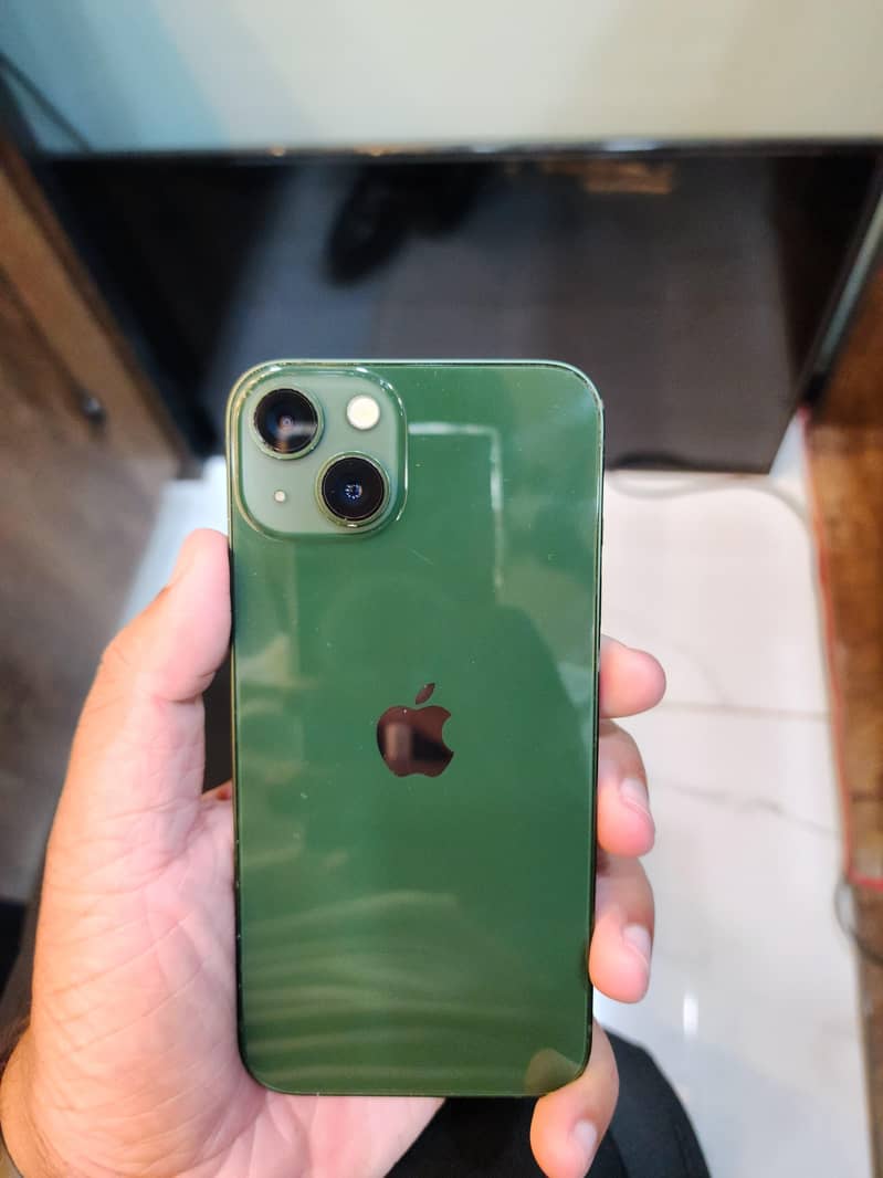 Apple iPhone 13 0