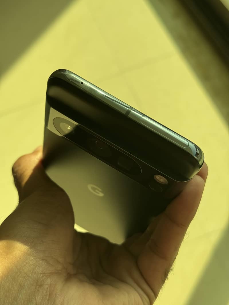 Google Pixel 8 pro 4