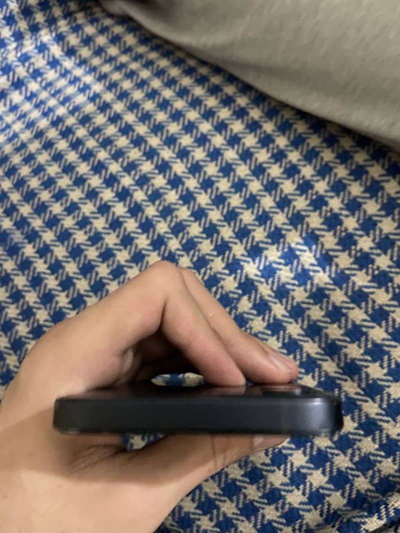 Apple iPhone 12 1