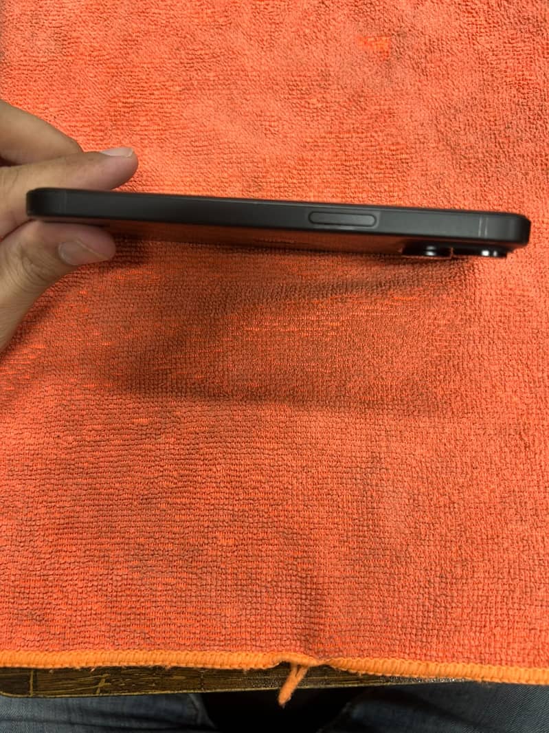 Apple iPhone 15 2