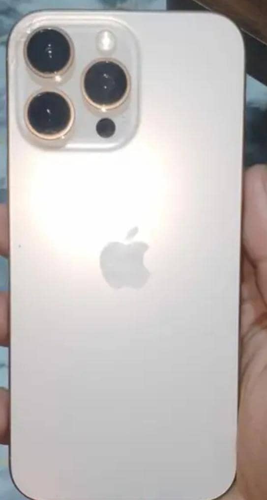 Apple iPhone 16 Pro Max 2