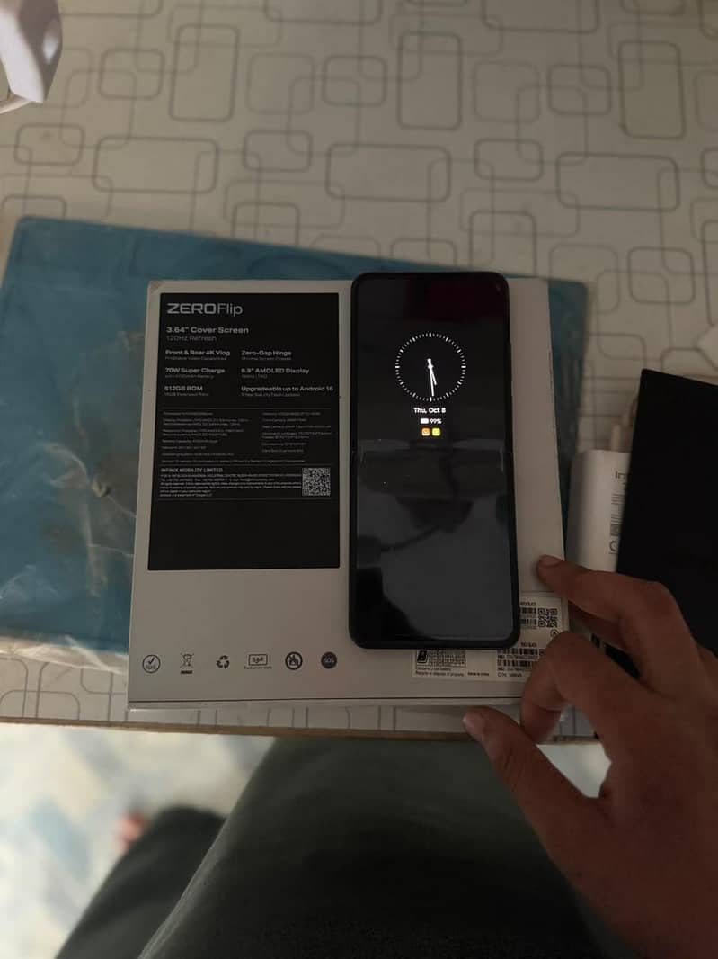 Infinix Zero Flip 2