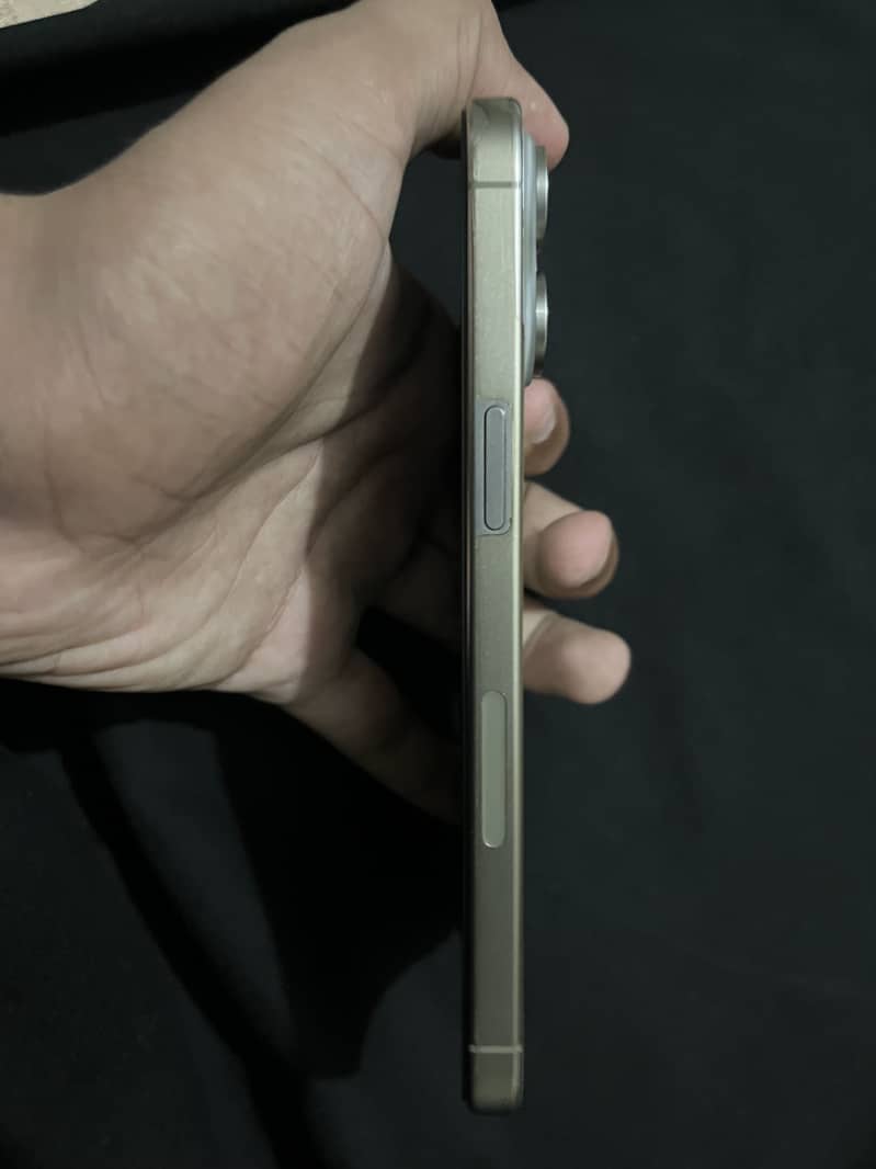 Apple iPhone 15 Pro Max 8