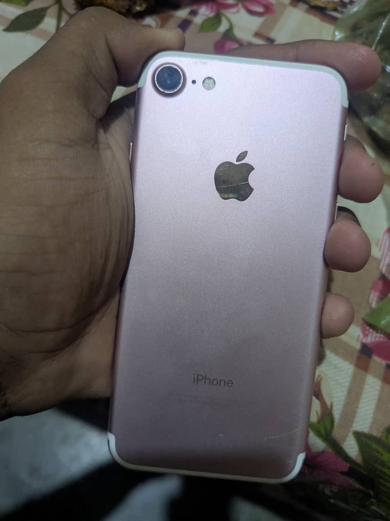 Apple iPhone 7 Plus 1
