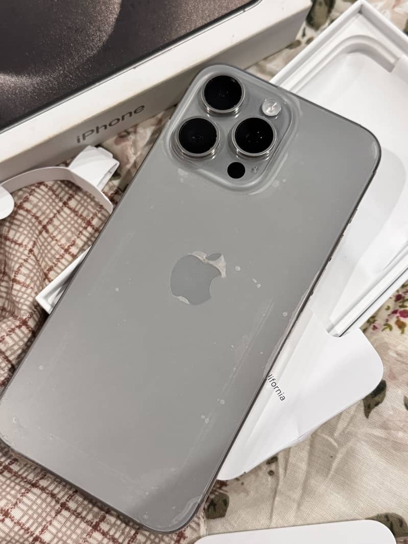 Apple iPhone 15 Pro Max 1