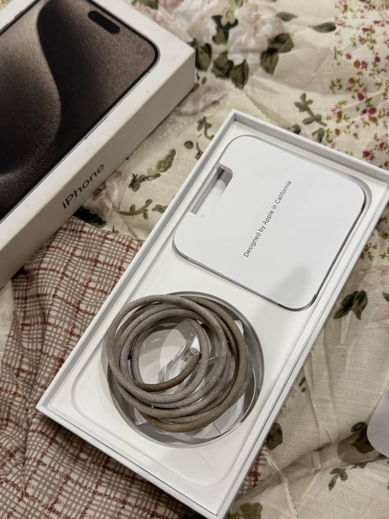 Apple iPhone 15 Pro Max 4