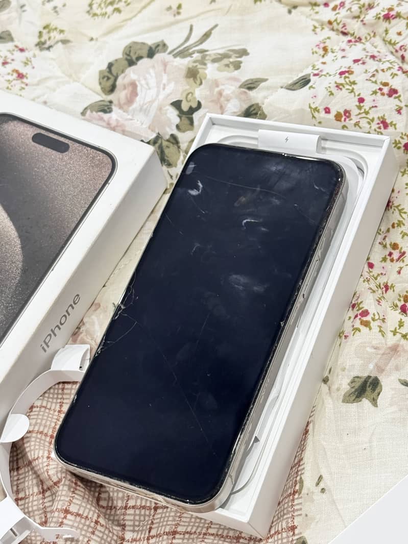 Apple iPhone 15 Pro Max 8