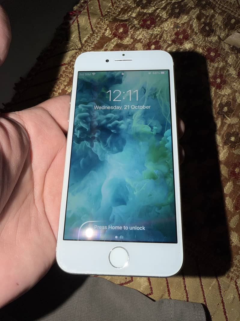 Apple iPhone 7 0