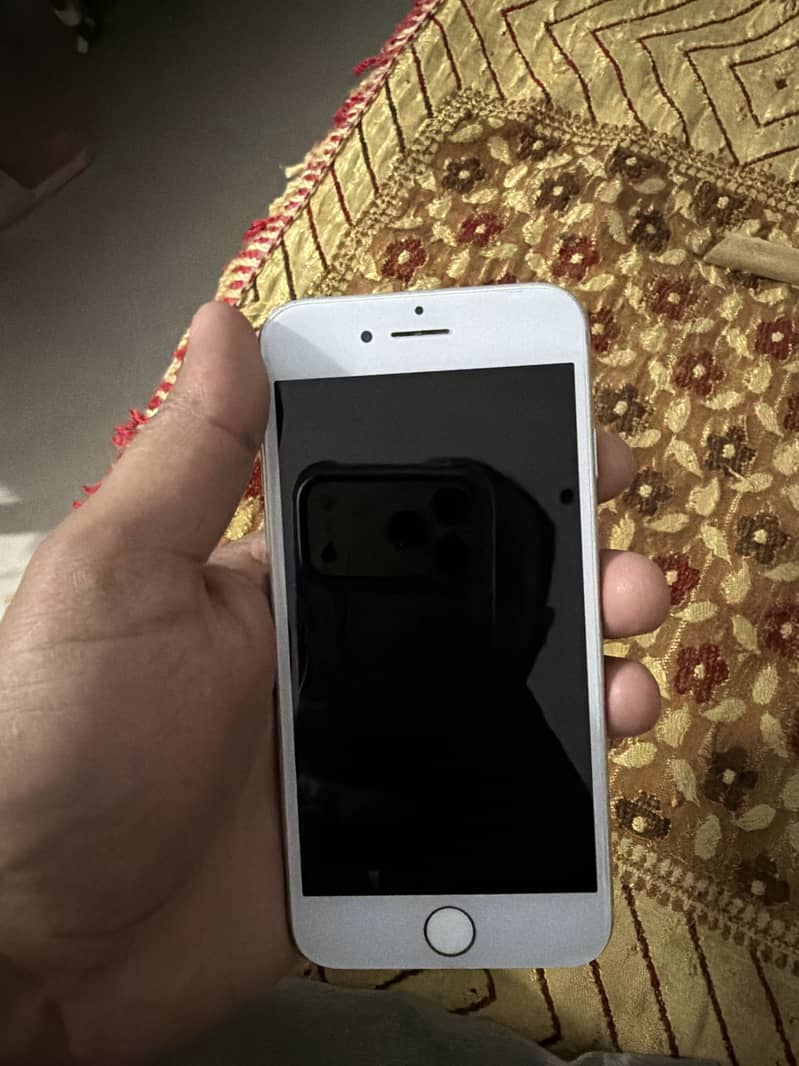 Apple iPhone 7 1