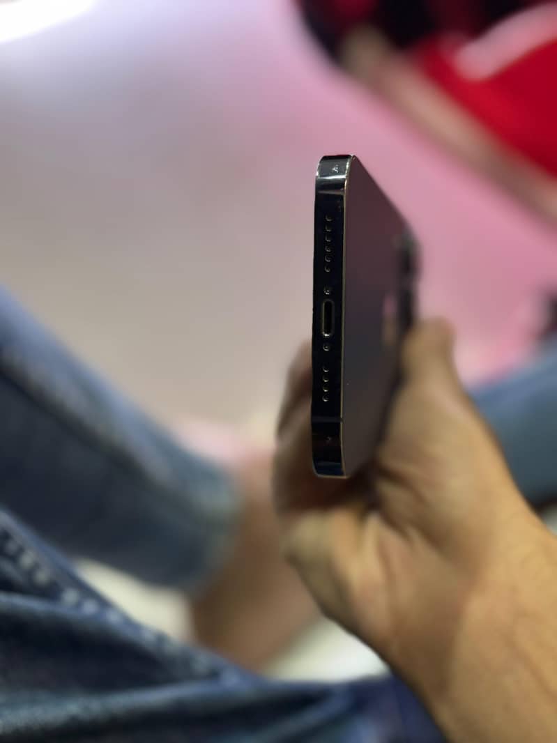Apple iPhone 14 Pro Max 2