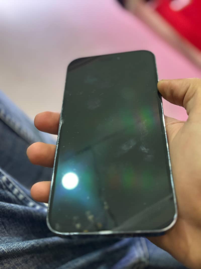 Apple iPhone 14 Pro Max 4